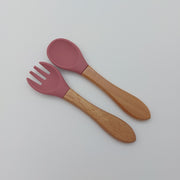 Siliconen kinderbestek met houten handvat - Studio Blooming