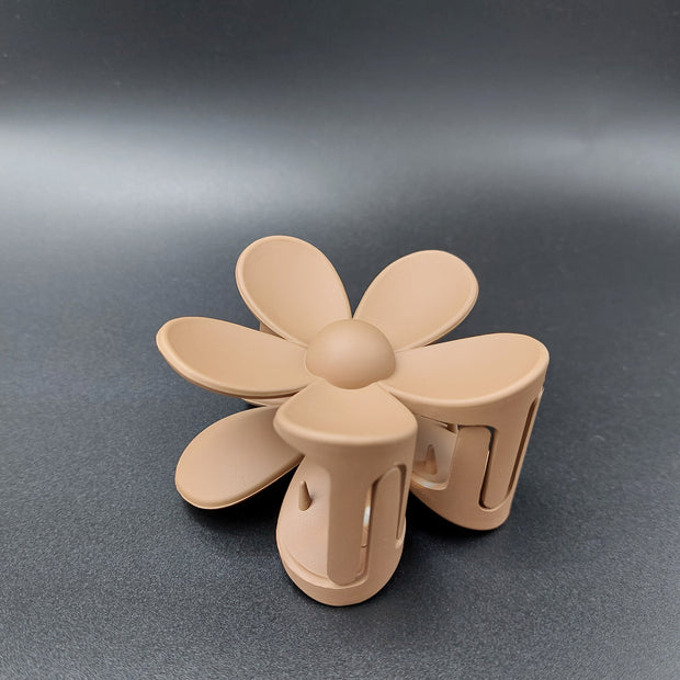 Fleur - grote bloemvormige haarklem taupe
